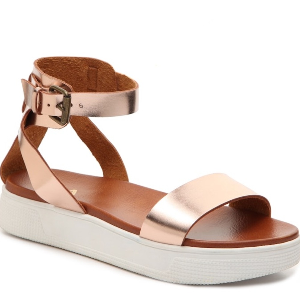 MIA Rose Gold platform sandal - size 6.5
